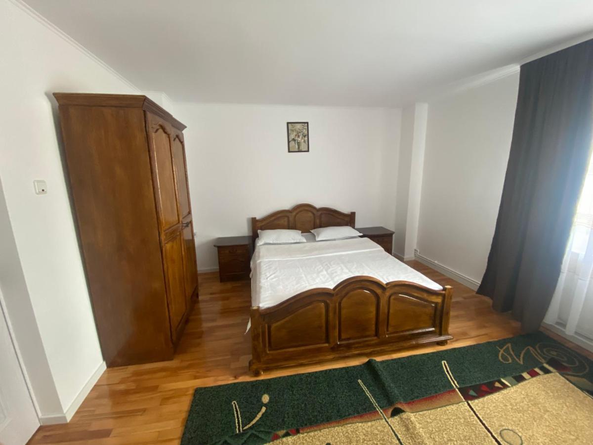 Hotel Casa Laur Mînăstirea Humorului Esterno foto