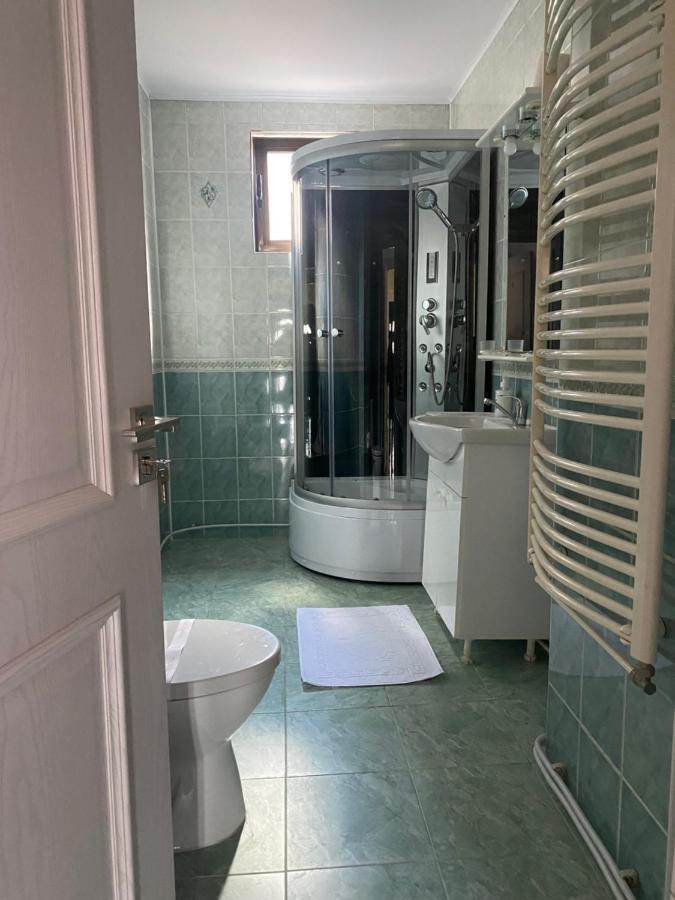 Hotel Casa Laur Mînăstirea Humorului Esterno foto