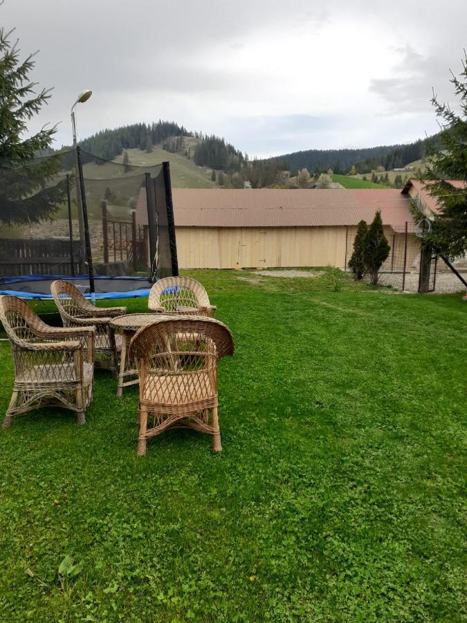 Hotel Casa Laur Mînăstirea Humorului Esterno foto